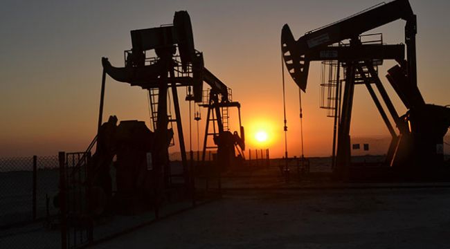 Kritik toplantı öncesi petrol yükselirken altın yatay seyrediyor