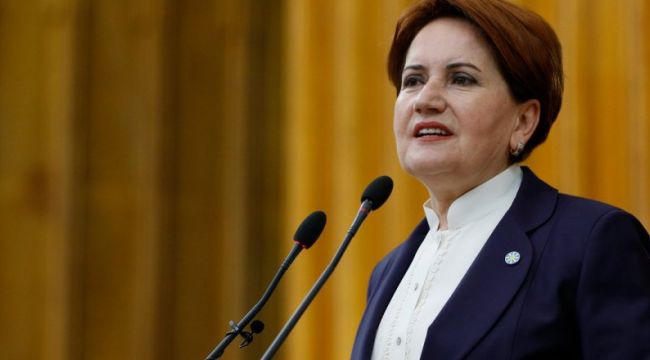 Meral Akşener: 'Yeni Cami’de dilenip, Sultanahmet’te sadaka dağıtamazsınız'