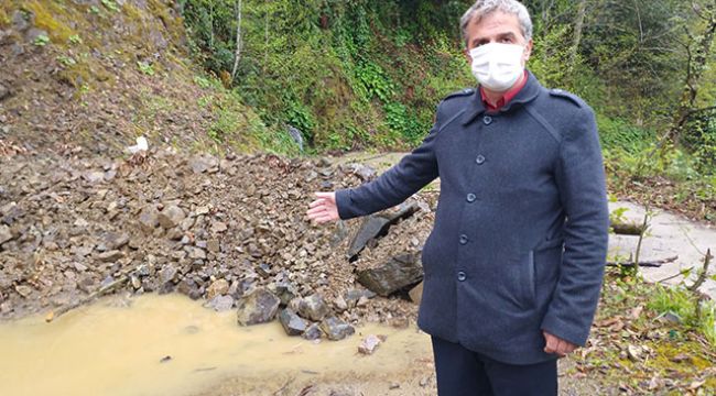 Muhtar, koronavirüse karşı köy girişini  kapattı