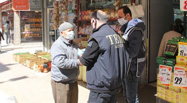 Polise, "60'ı biraz geçtim" dedi, 80 yaşında çıktı