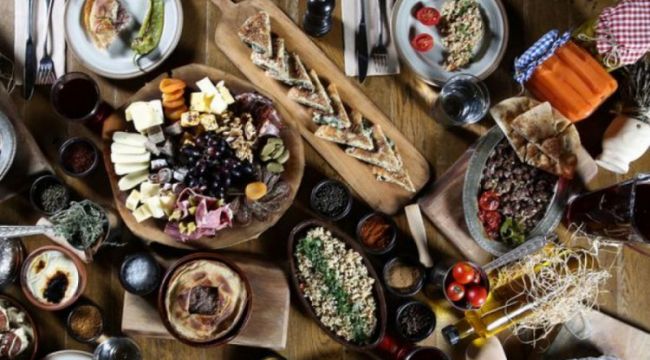 RAMAZAN'DA SAĞLIKLI BESLENME ÖNERİLERİ