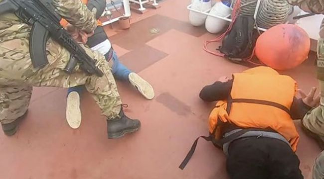 Rusya’dan Kuzey Buz Denizi’nde göçmen operasyonu