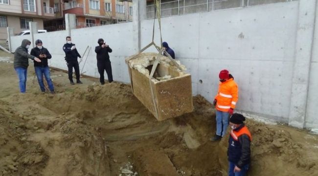 Silivri'de inşaat çalışmasında lahit bulundu