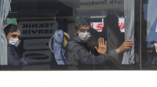 Sınırdan geçemeyen göçmenler Samsun'a getirildi