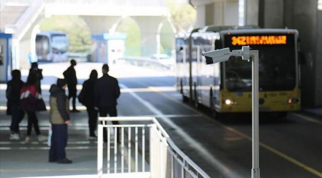 Sokağa çıkma yasağı sonrası İstanbul'da toplu ulaşım devam ediyor