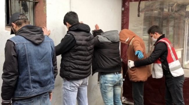 Sosyal mesafe uygulamasında torbacılara suçüstü