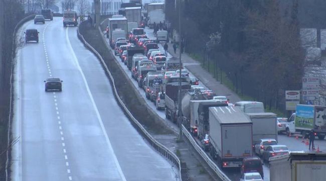 Tuzla'da İstanbul'a giriş - çıkış denetimi