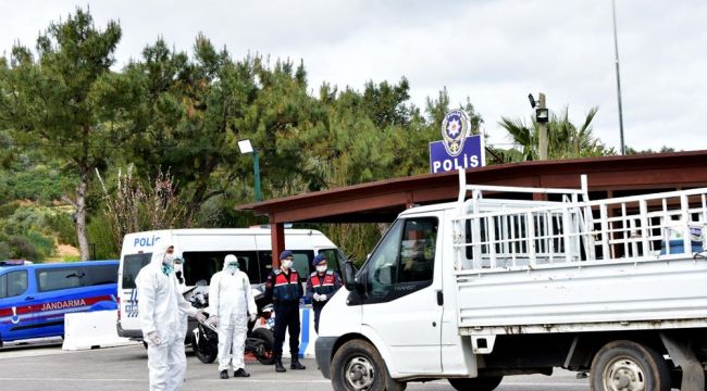 Uyarılara rağmen Bodrum'da 25 günde 125 bin araç giriş yaptı