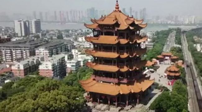 Wuhan'ın simgesi Sarı Turna Kulesi yeniden ziyarete açıldı
