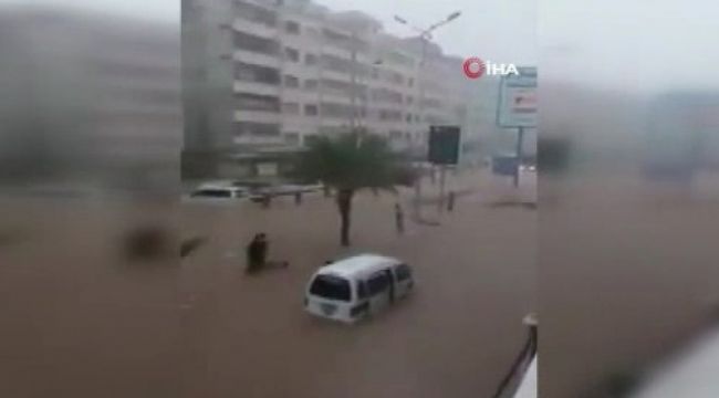 Yemen&#039;de sel felaketi
