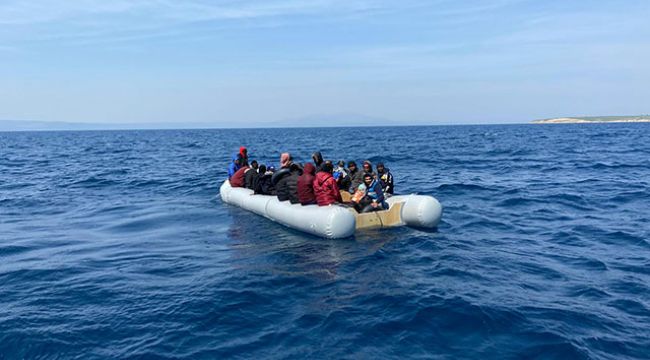 Yunan sahil güvenliğinin ölüme terk ettiği göçmenler kurtarıldı