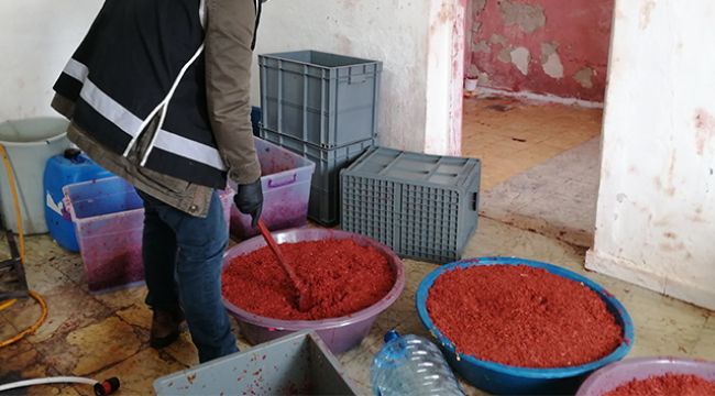 1 ton 350 kilo kaçak nargile tütünü ele geçirildi