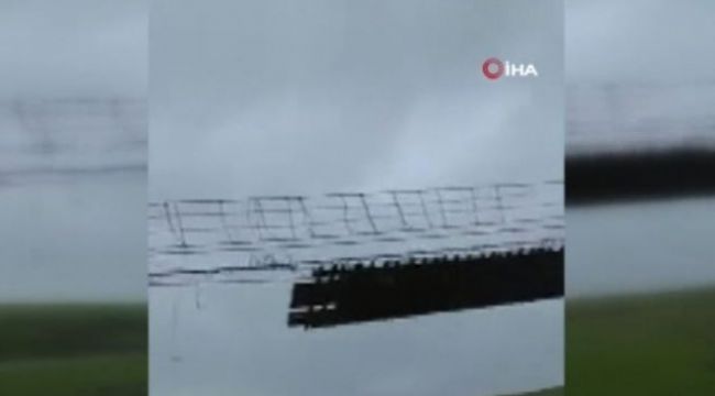 110 metrelik asma köprü uçtu