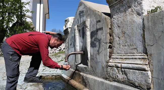 2 bin yıldır akan ölüler çeşmesinden su içiyorlar