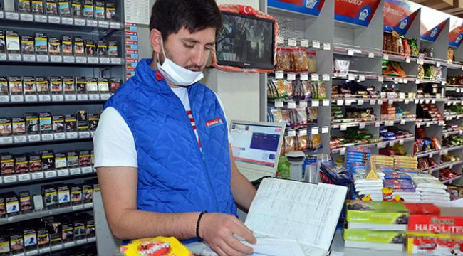 20 müşterisinin veresiye defterindeki borcunu sildi