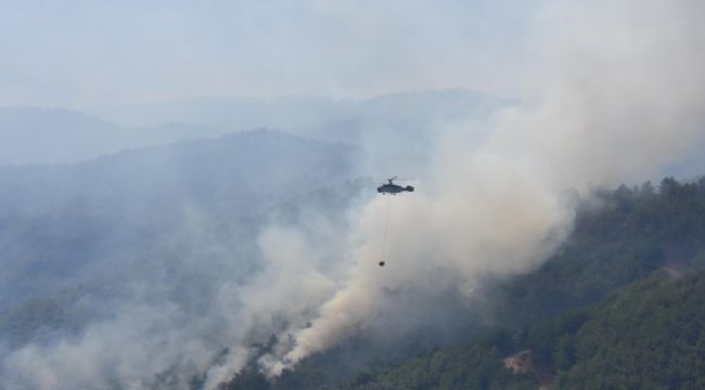 4 YANGIN SÖNDÜRME HELİKOPTERİNİN İLKİ KEMALPAŞA'DA KONUŞLANDI