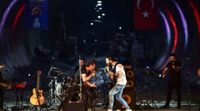 72 metre altında 1 Mayıs konseri