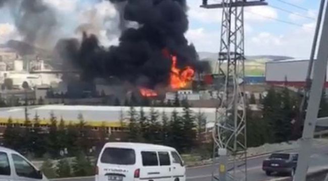 Ankara'da, boya fabrikasında yangın