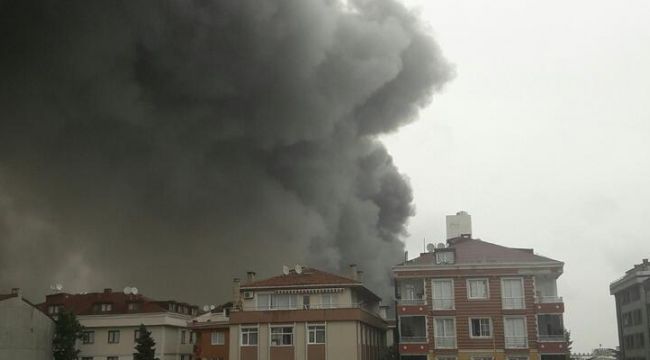 Avcılar'da fabrikada yangın