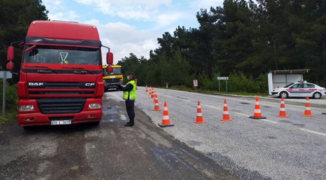 Balıkesir'de yük taşıyan araçlara denetim