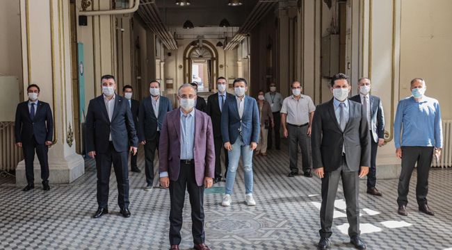 BAŞKAN SÜREKLİ ESNAF VE SAĞLIKÇILARLA BAYRAMLAŞTI