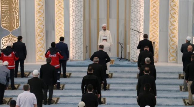 Başkent'te bayram namazı