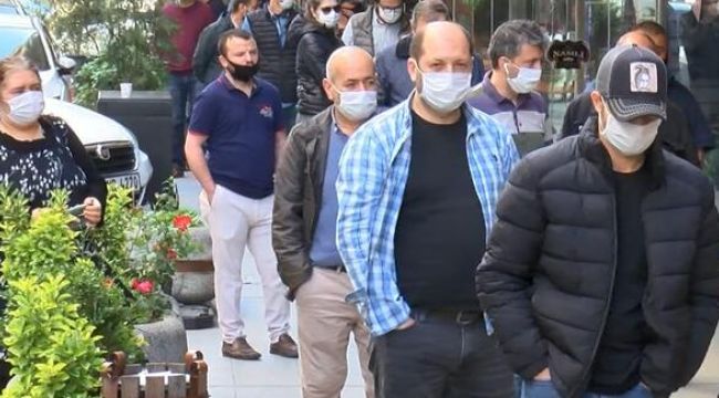 Bayram öncesi tatlı kuyruğu