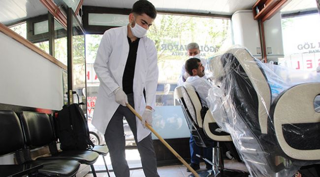 Berber kalfası, 4 saatlik izninde çalışmaya gitti