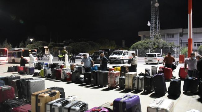 BURKİNA FASO'DA 122 TÜRK VATANDAŞI İZMİRE GETİRİLDİ