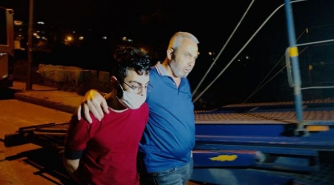 Bursa'da polisin dur ihtarına uymayan şahsın aracından uyuşturucu ve silah çıktı