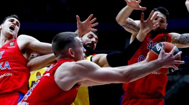 CSKA Moskova'da iki ayrılık