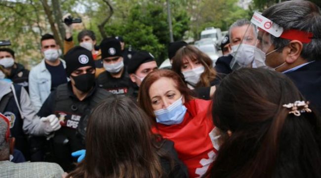 DİSK BAŞKANI ARZU ÇERKEZOĞLU GÖZALTINA ALINDI