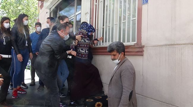 Diyarbakır'da HDP il binası önünde gergin anlar
