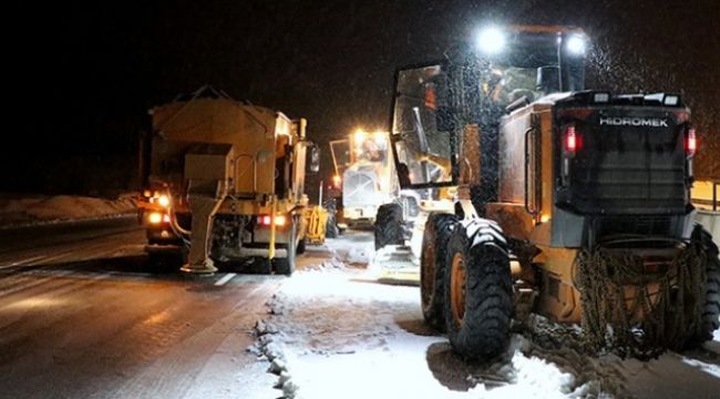 Erzincan'da kar ve tipi etkili oluyor, 1 kişi donarak öldü