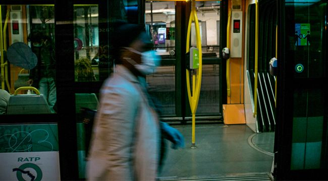 Gana'da bir işçi 533 kişiye korona virüs bulaştırdı