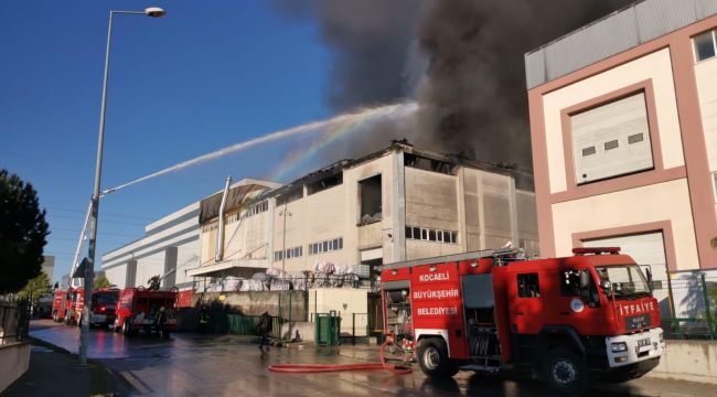 Gebze'de fabrika yangını kontrol altına alındı