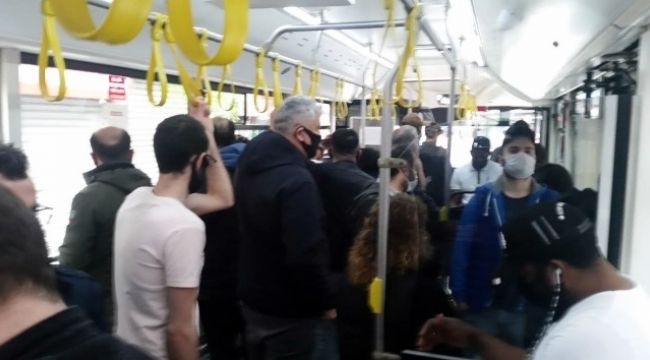 İETT OTOBÜSÜNDEKİ YOĞUNLUK PES DEDİRTTİ