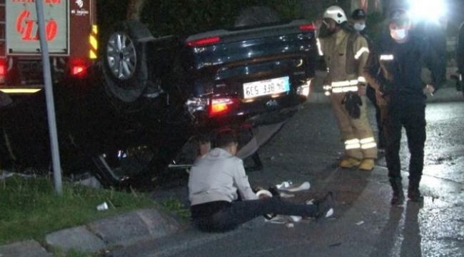 İstanbul&#039;da takla atan otomobil ağaca çarptı, 3 kişi yaralandı