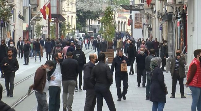 İstiklal Caddesi'nde dikkat çekici yoğunluk