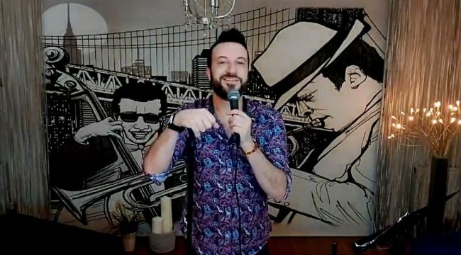 İzmirli sanatçı, belediye sosyal medya hesaplarından online konser verdi