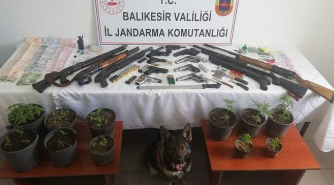 Jandarmadan 18 adrese eş zamanlı operasyon: 15 gözaltı