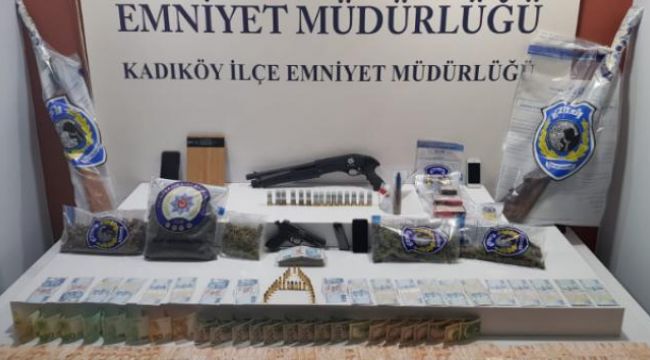 Kadıköy'de silahlı kavgaya karışan 8 zanlı yakalandı