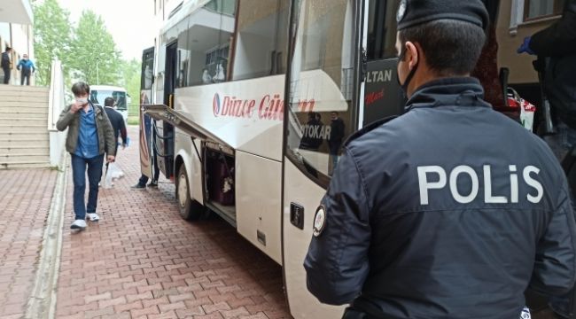 Karantina yurdundan uğurlandılar