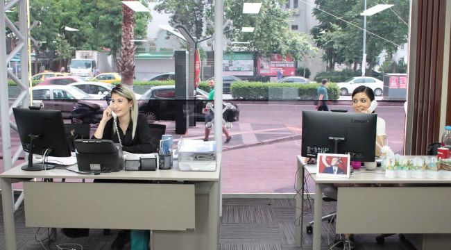 KARŞIYAKA’NIN ‘İYİLİK ELÇİLERİ’ TELEFON BAŞINDA