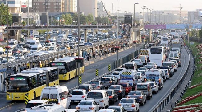Kısıtlama sonrası İstanbul trafiği şaşırtmadı