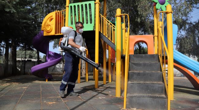 MENDERES BELEDİYESİ TÜM PARKLARI DEZENFEKTE ETTİ