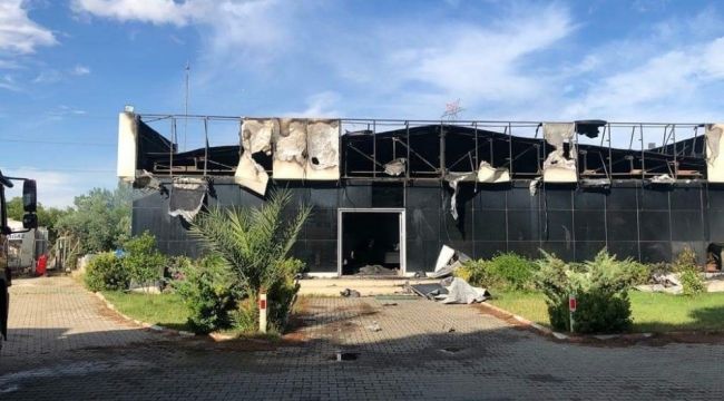 MENEMEN'DE KORKUTAN İŞ YERİ YANGINI