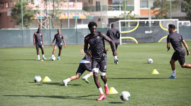 N'Sakala, Beşiktaş'a transferini doğrulamadı
