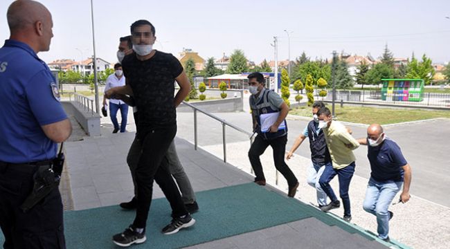 Rastgele ateş eden motosikletli magandalar yakalandı