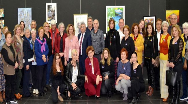 Sanatçılar, 6 kişinin birikmiş bakkal borcunu ödedi